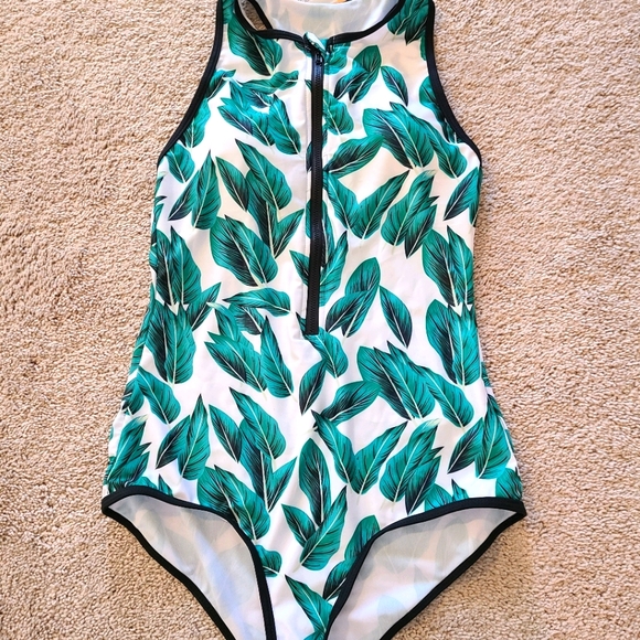 Womens Green swimsuit - Picture 2 of 11